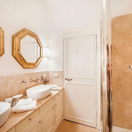 Navona Luxury And Historical *