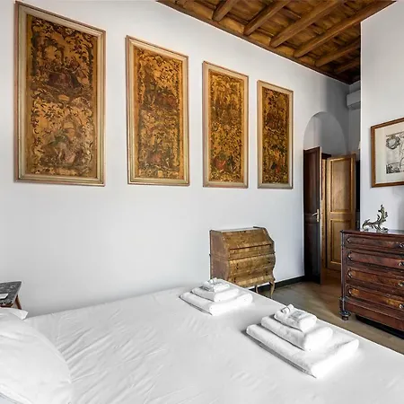Navona Luxury And Historical *